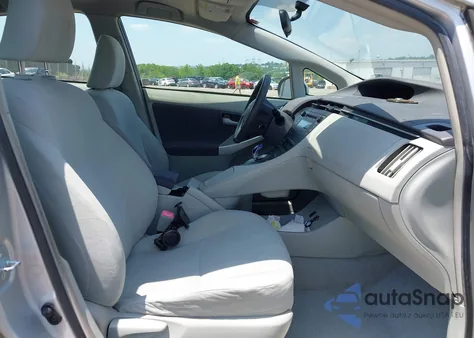 2010 Toyota Prius Iii z USA, uszkodzony, nr VIN JTDKN3DU0A0130421